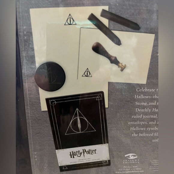 Harry Potter, Deathly Hallows Deluxe
Stationary - Picture 4 of 6
